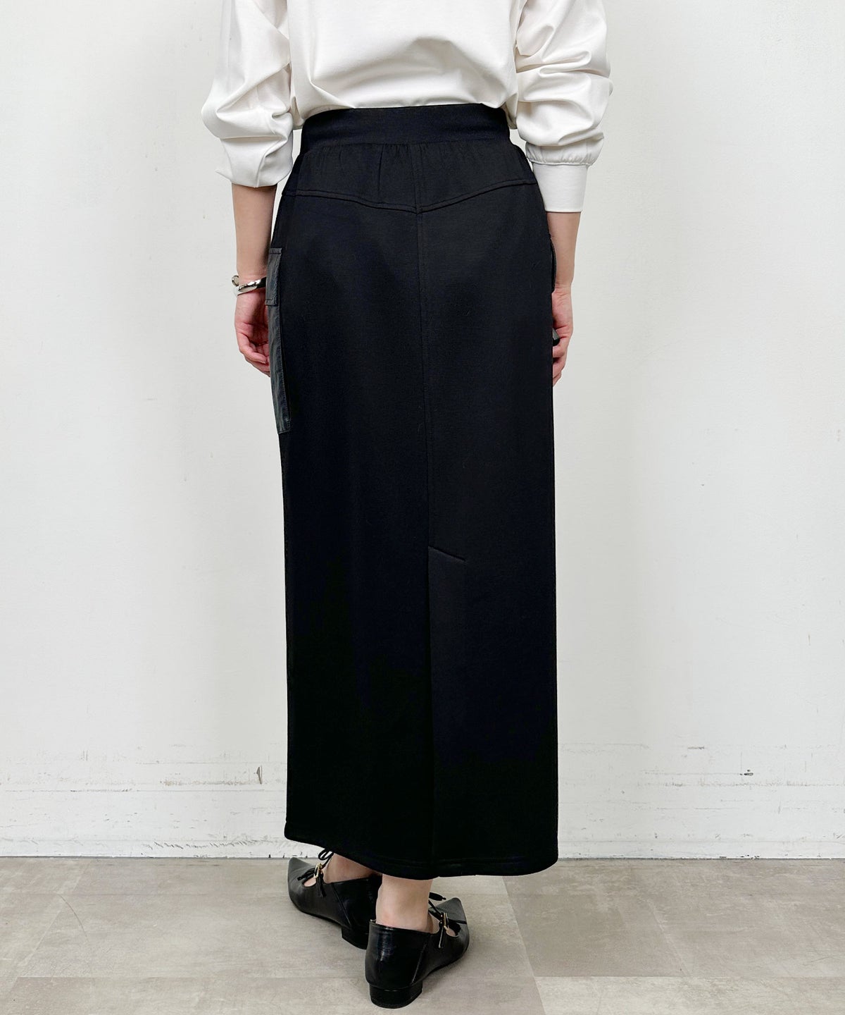 model：H164　着用サイズ：M　ブラック