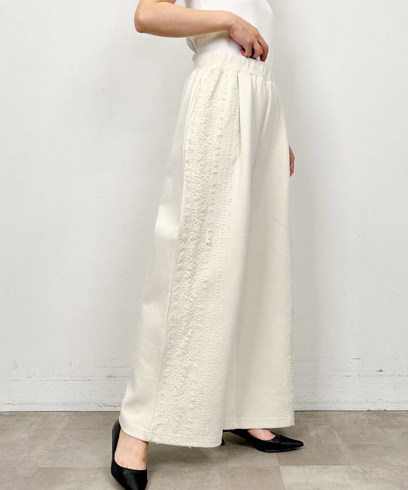 model：H164　着用サイズ：M　オフホワイト