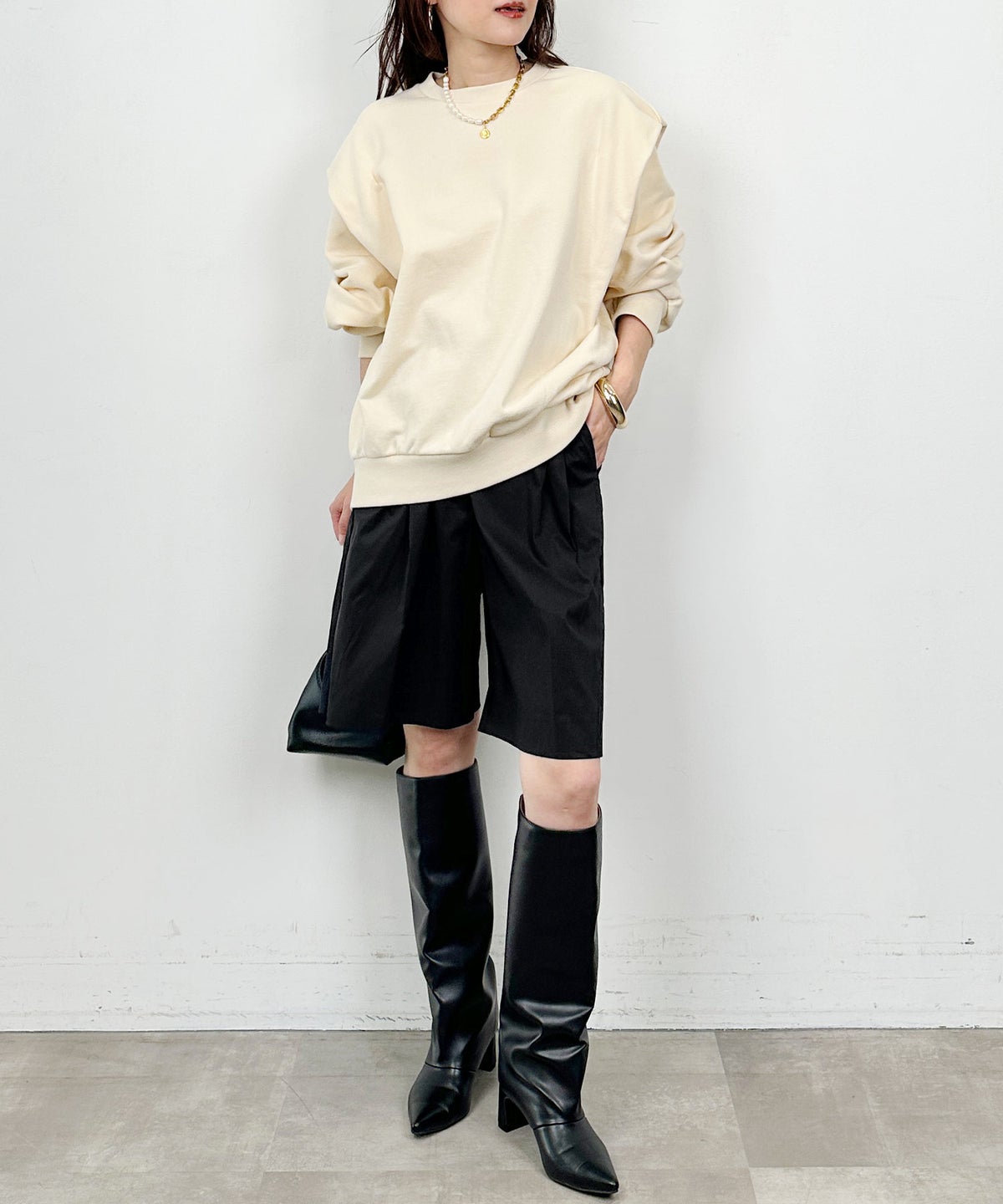 model：H164　着用サイズ：M　アイボリー