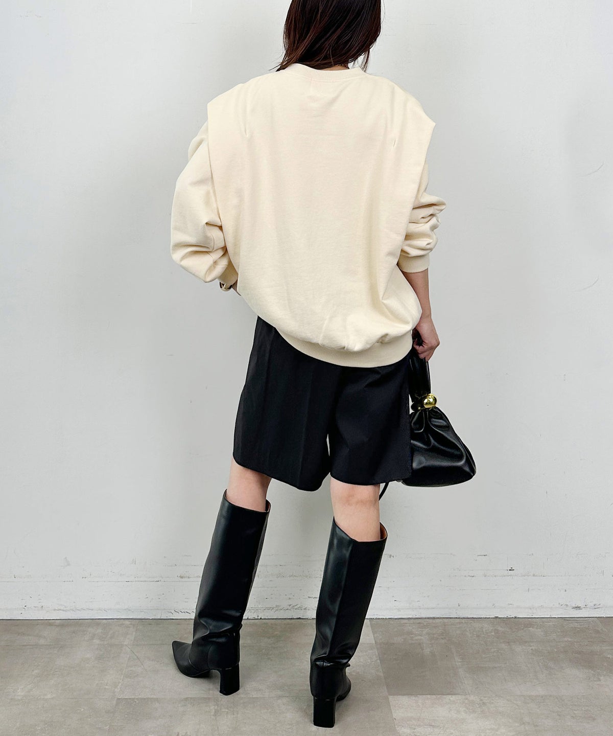 model：H164　着用サイズ：M　アイボリー