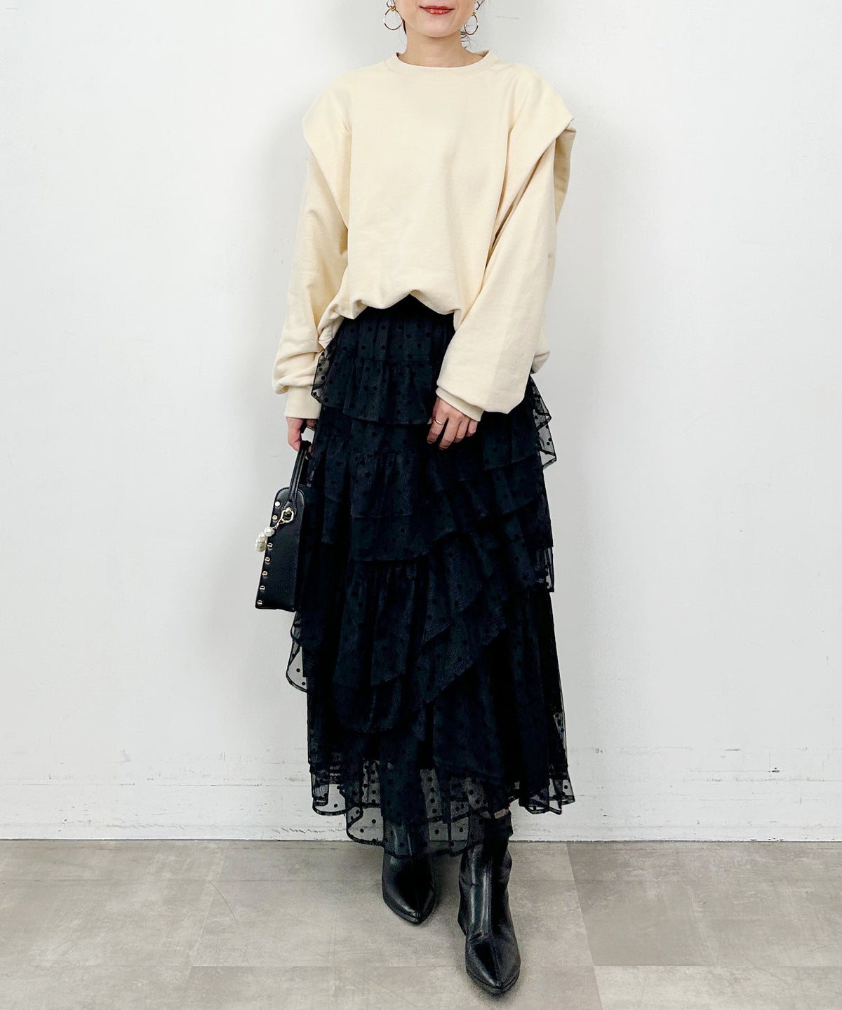 model：H164　着用サイズ：M　アイボリー