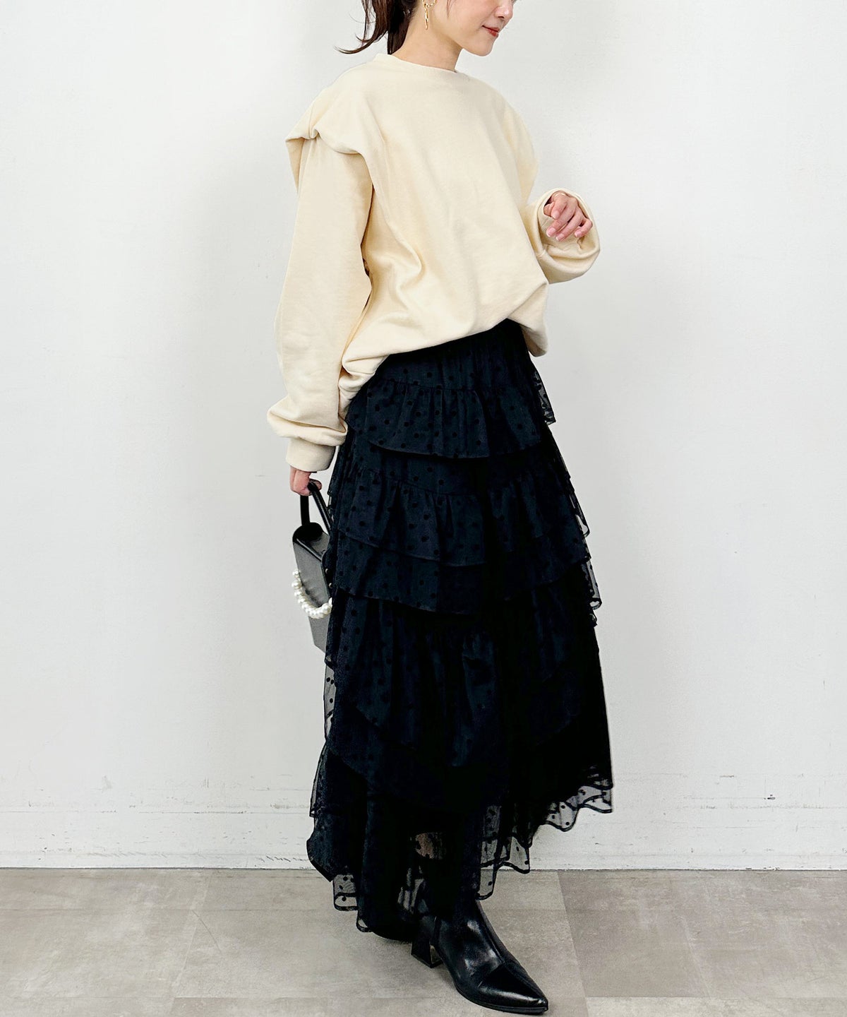model：H164　着用サイズ：M　アイボリー
