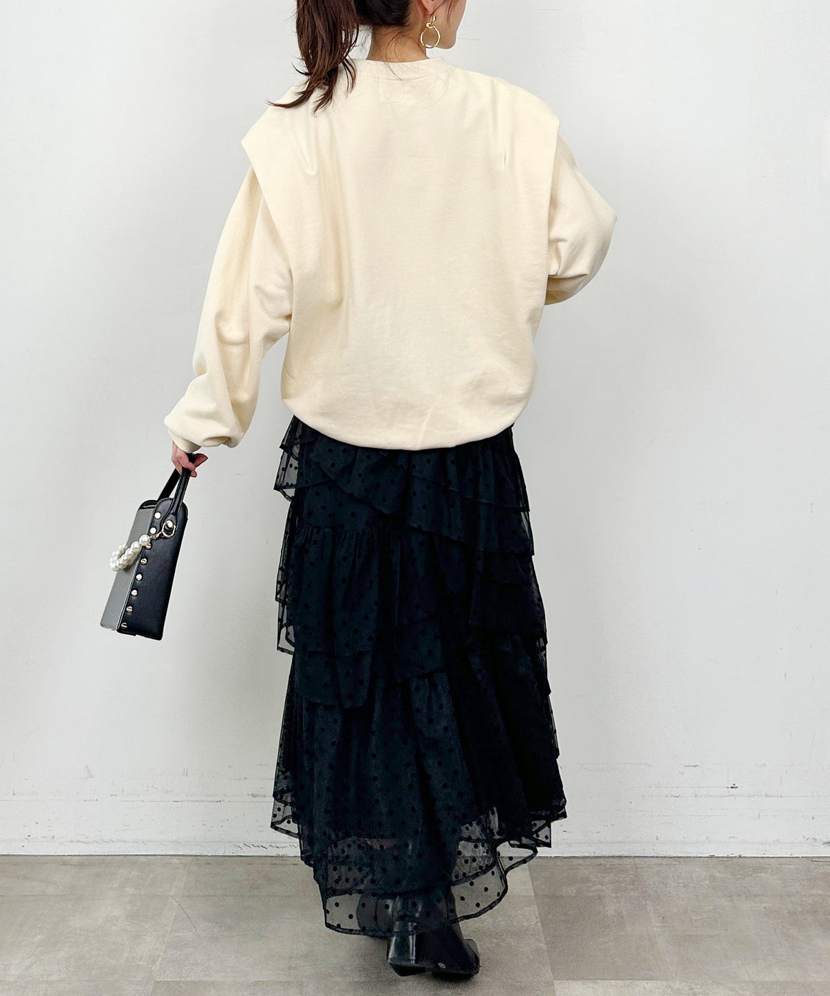model：H164　着用サイズ：M　アイボリー