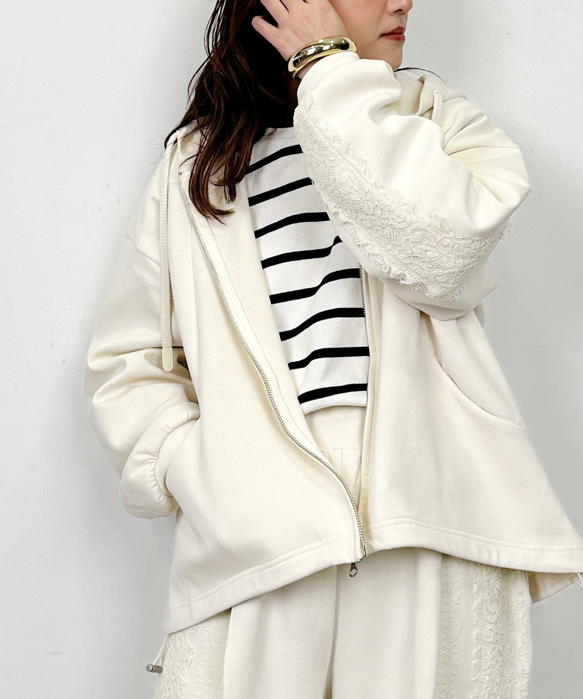 model：H164　着用サイズ：M　オフホワイト　セットアップで