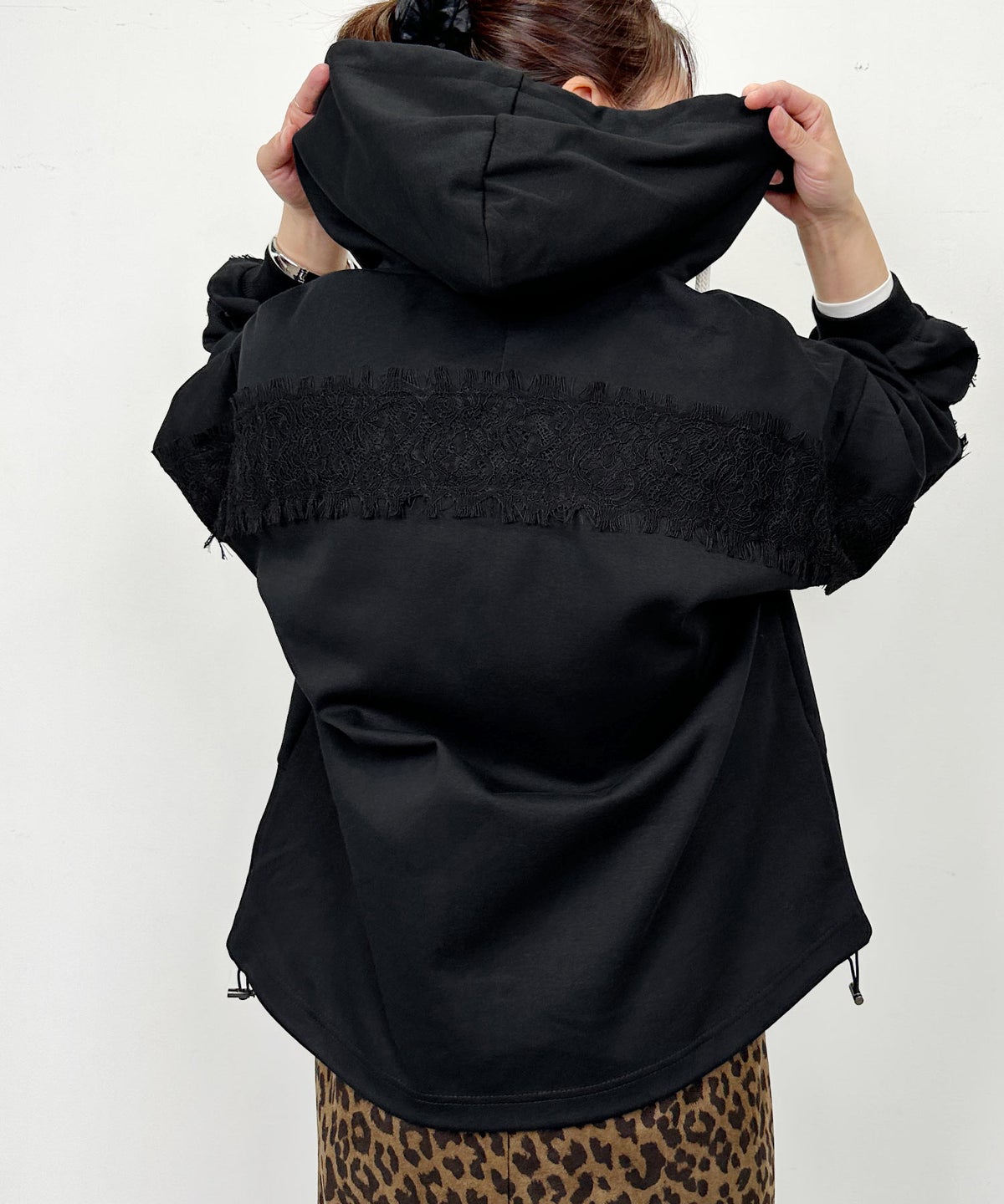 model：H164　着用サイズ：M　ブラック