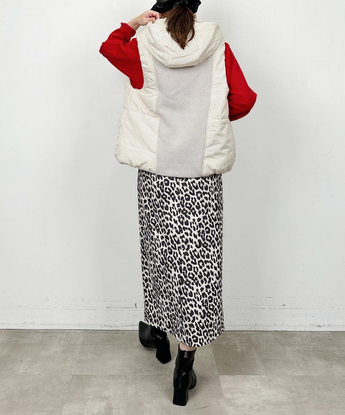 model：H164　着用サイズ：M　アイボリー