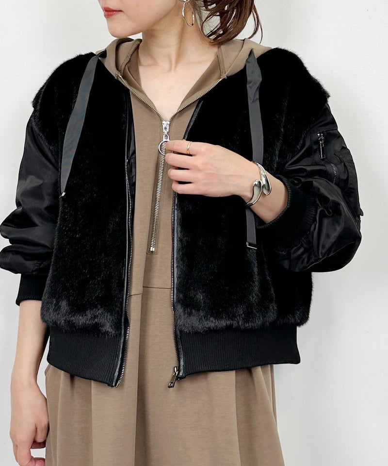 model：H164　着用サイズ：M　ブラック