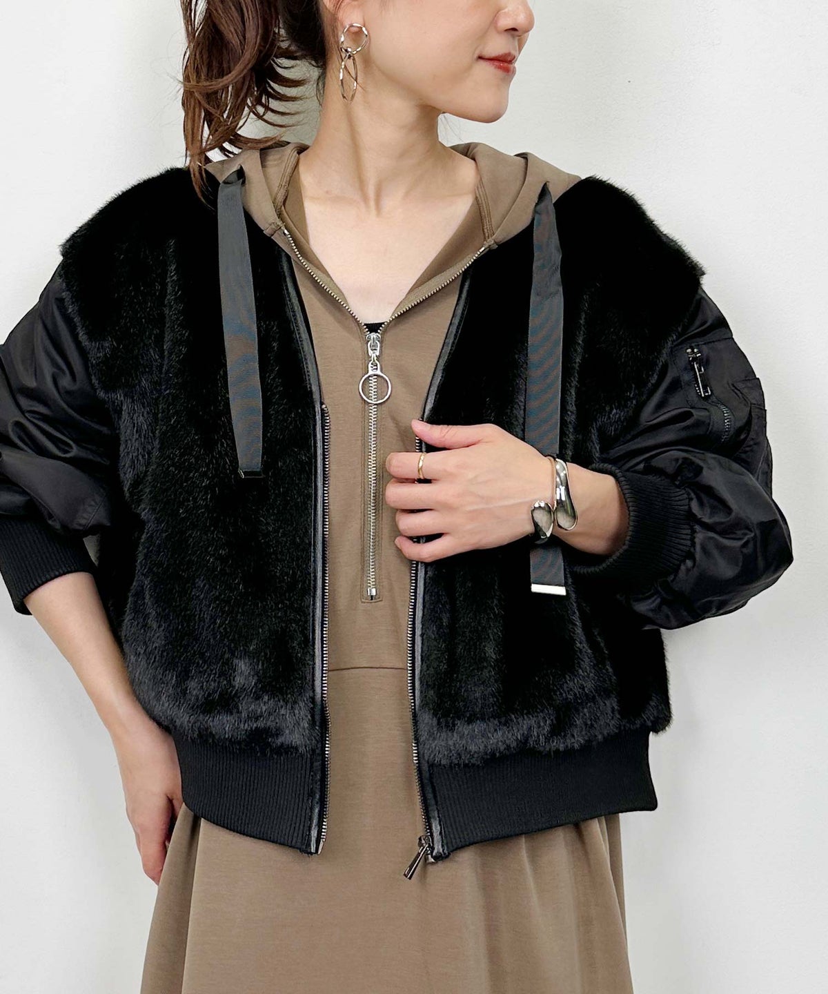 model：H164　着用サイズ：M　ブラック