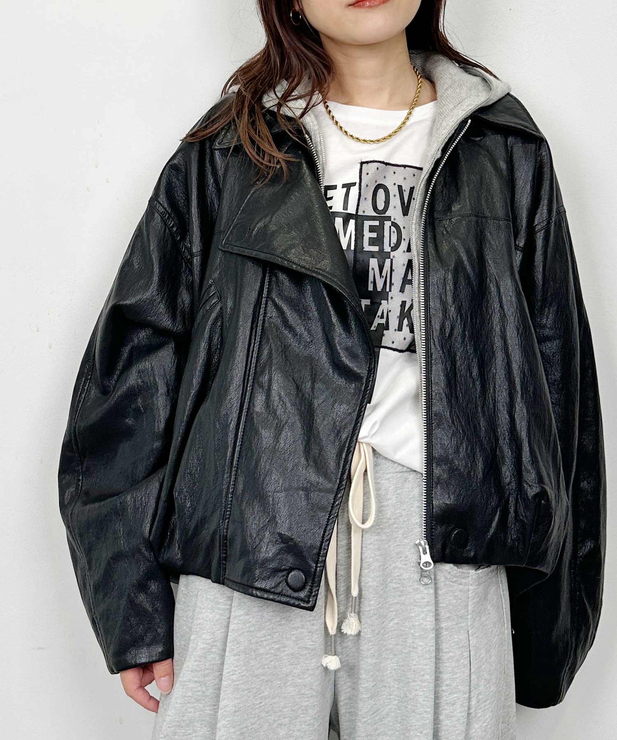 model：H164　着用サイズ：M