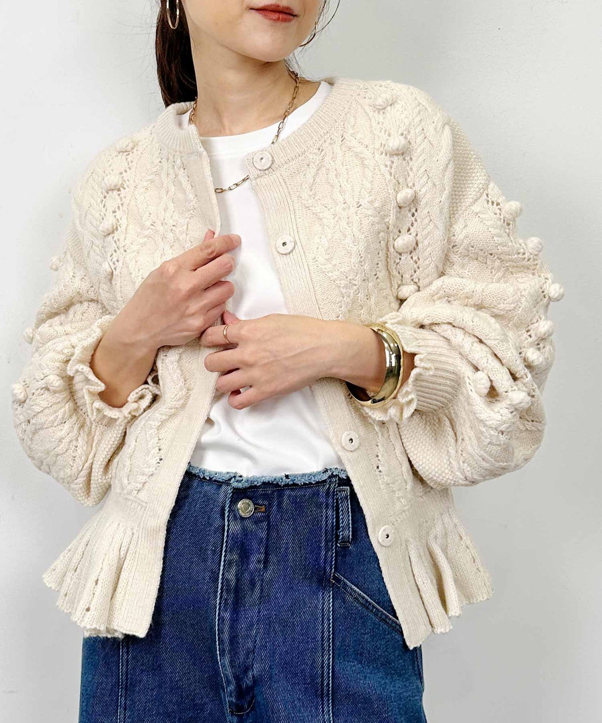 model：H164　着用サイズ：M　オフホワイト