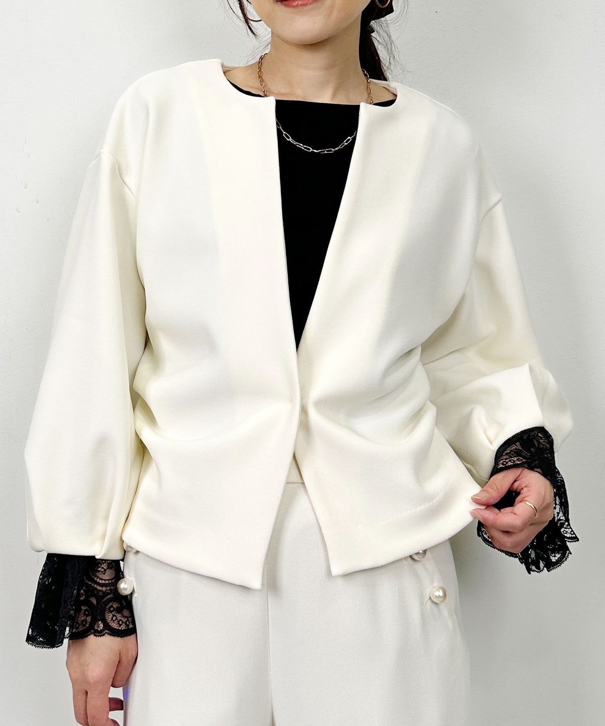 model：H164　着用サイズ：M　アイボリー