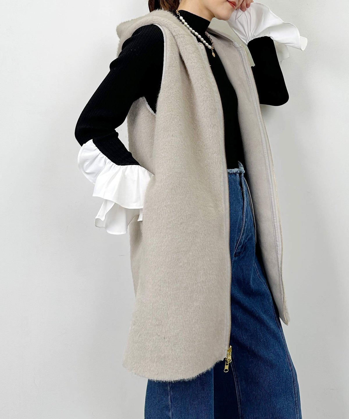 model：H164　着用サイズ：M　アイボリー　フェイクファー側