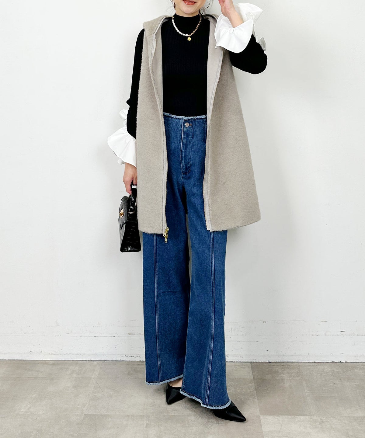model：H164　着用サイズ：M　アイボリー　フェイクファー側