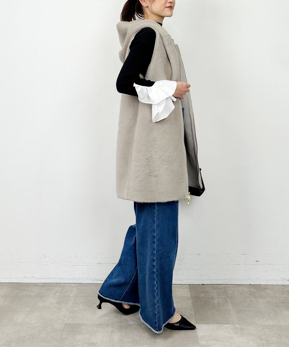 model：H164　着用サイズ：M　アイボリー　フェイクファー側