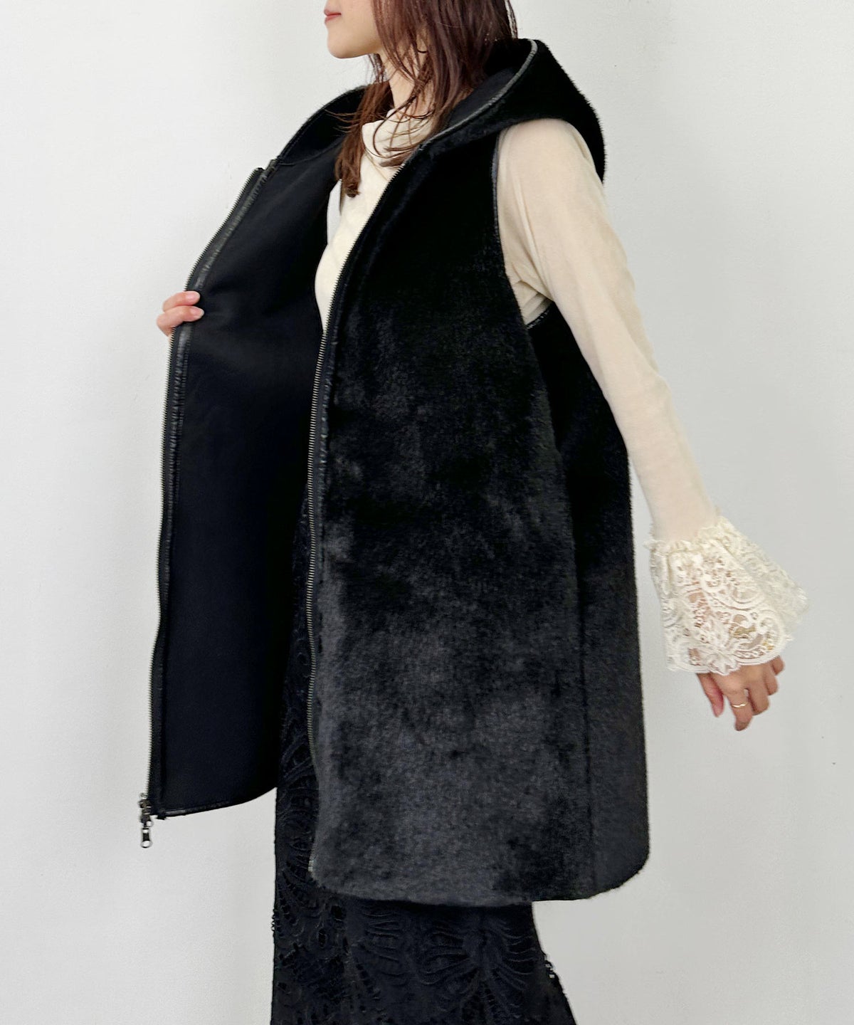 model：H164　着用サイズ：M　ブラック　フェイクファー側