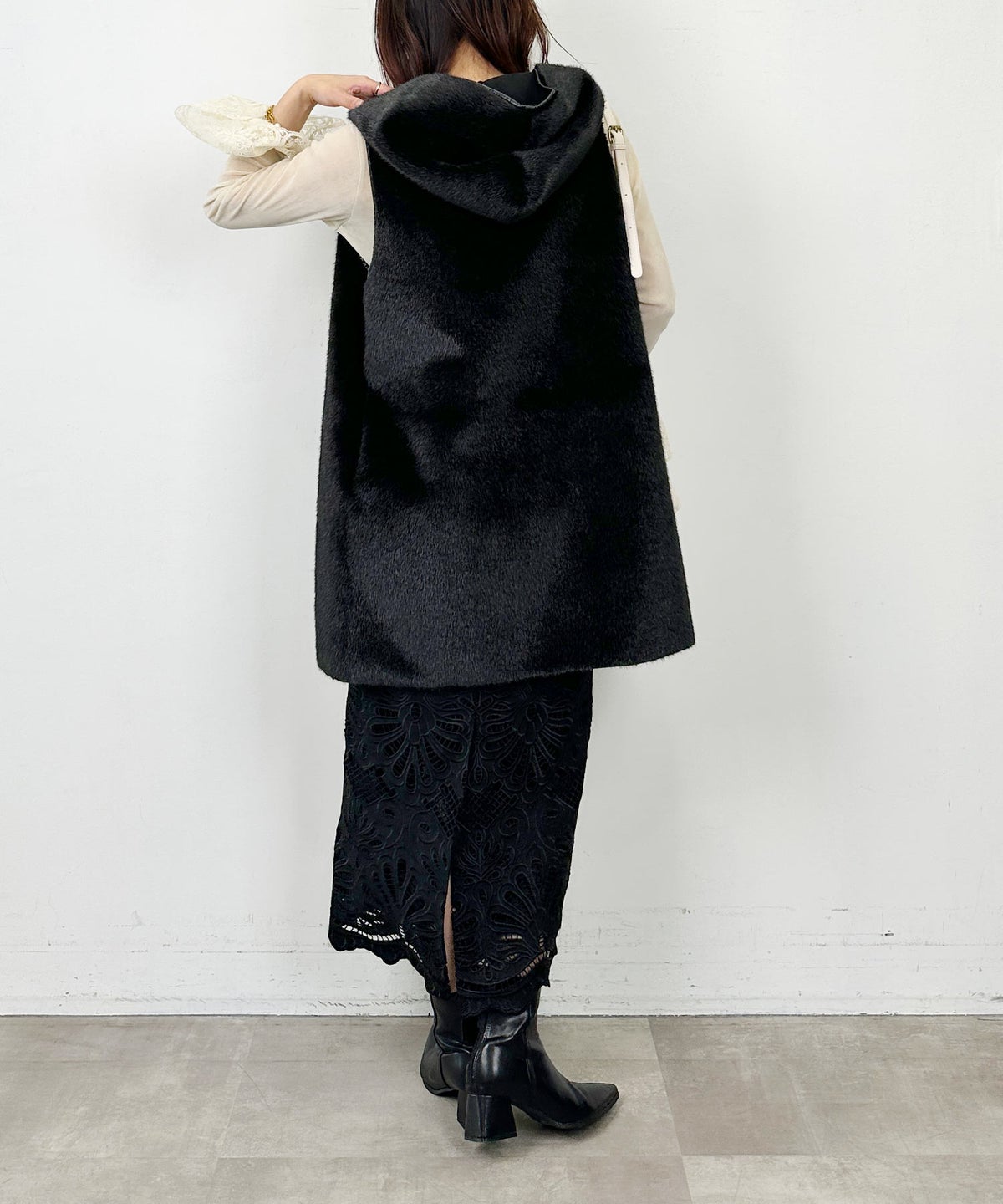 model：H164　着用サイズ：M　ブラック　フェイクファー側