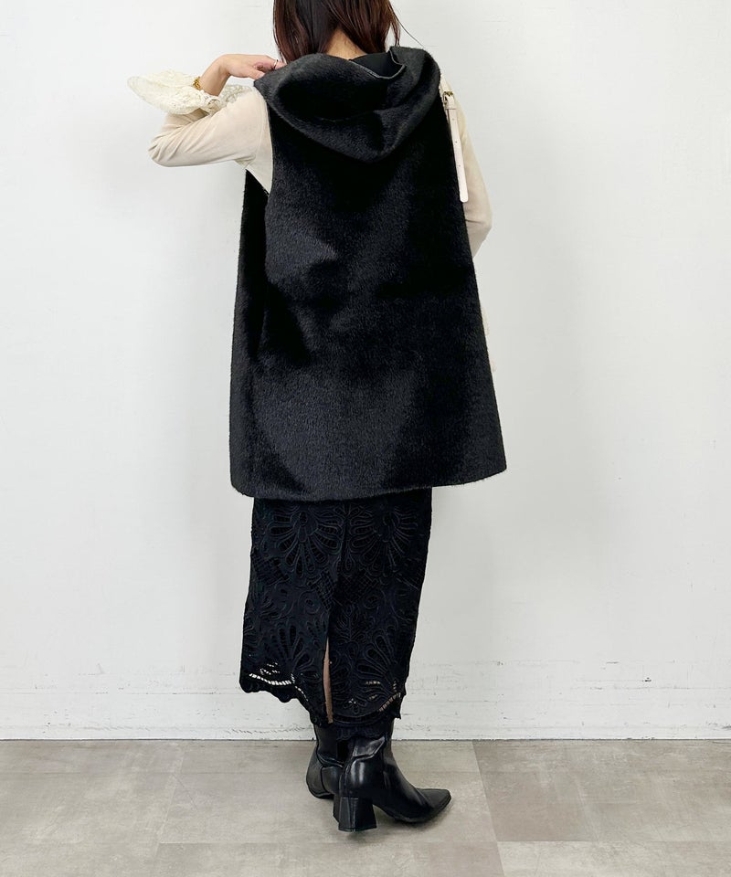 model：H164　着用サイズ：M　ブラック　フェイクファー側