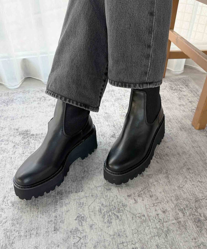 ブラック