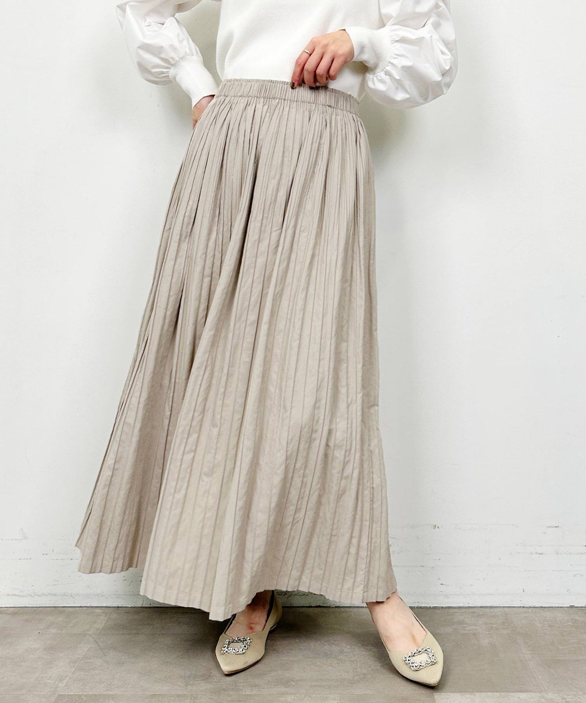 model：H164　着用サイズ：M　アイボリー