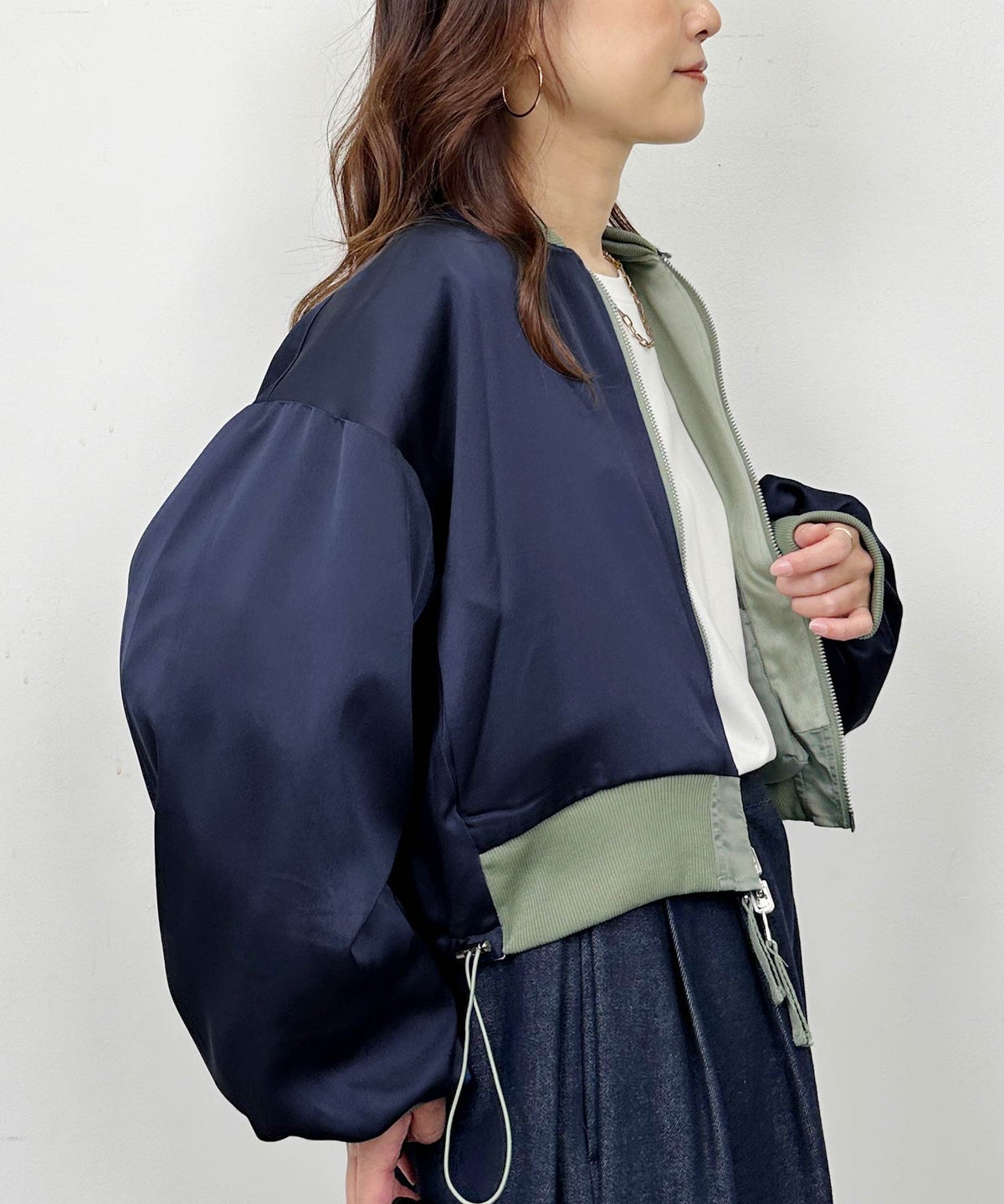 model：H164　着用サイズ：M　カーキ裏側