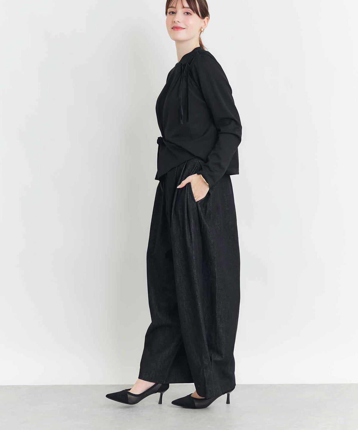 model：H160　着用サイズ：M　ブラック