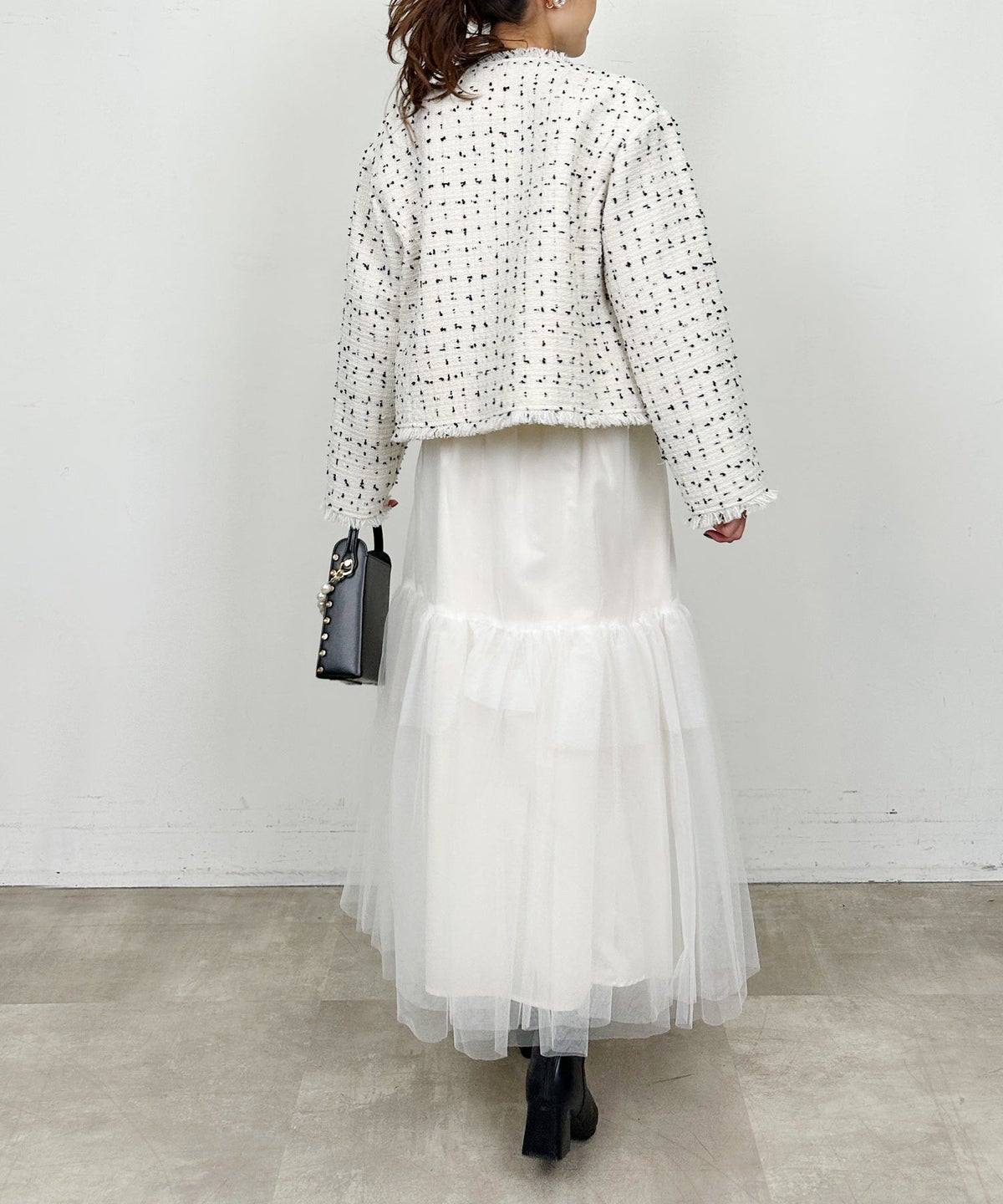 model：H164　着用サイズ：M　アイボリー