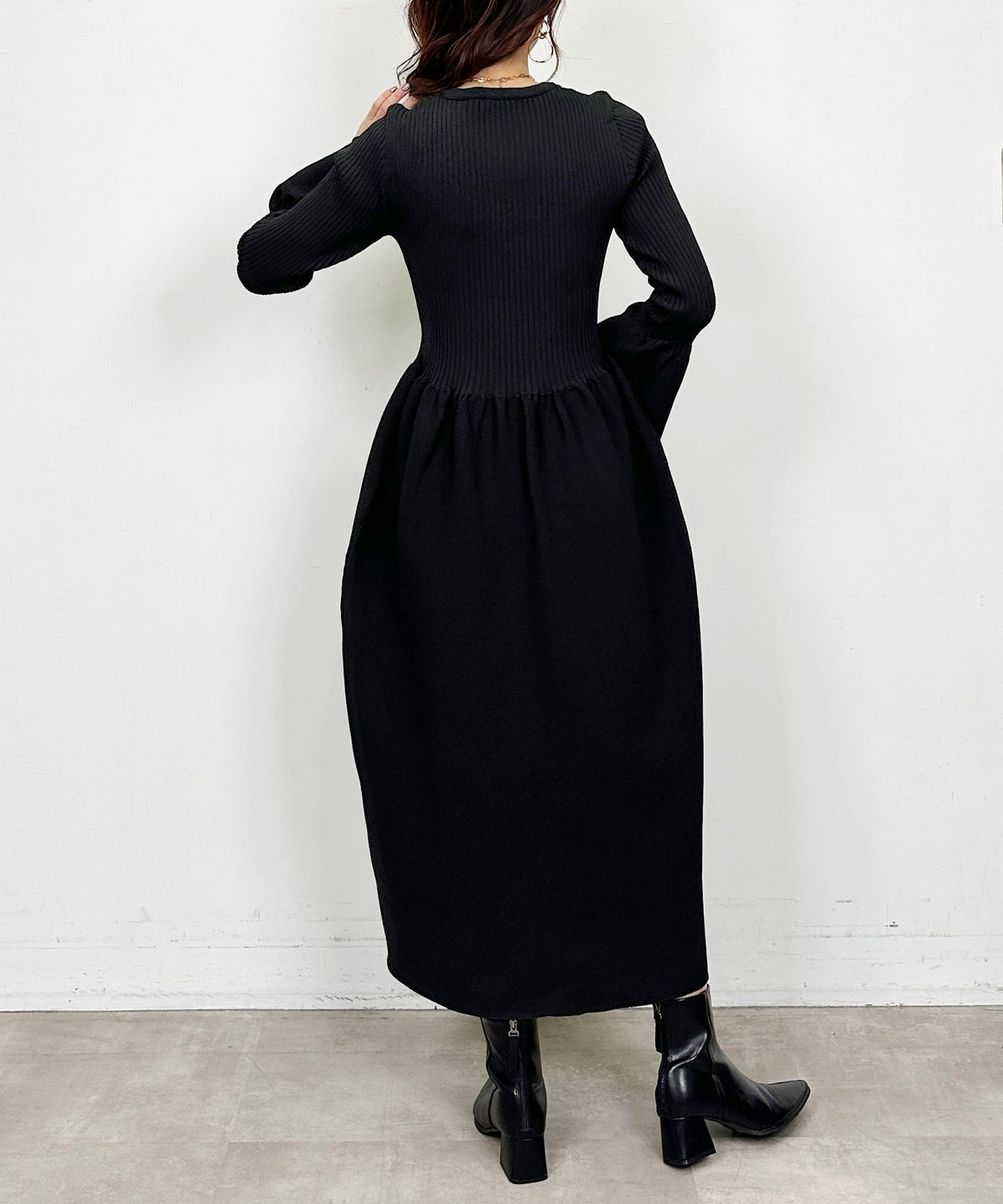 model：H164　着用サイズ：M　ブラック
